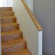 Treppe mit integriertem Holzhandlauf von Holz & Handwerk